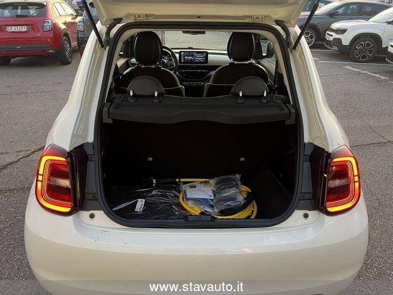 FIAT 500 Nuova Hatchback My23 La Nu