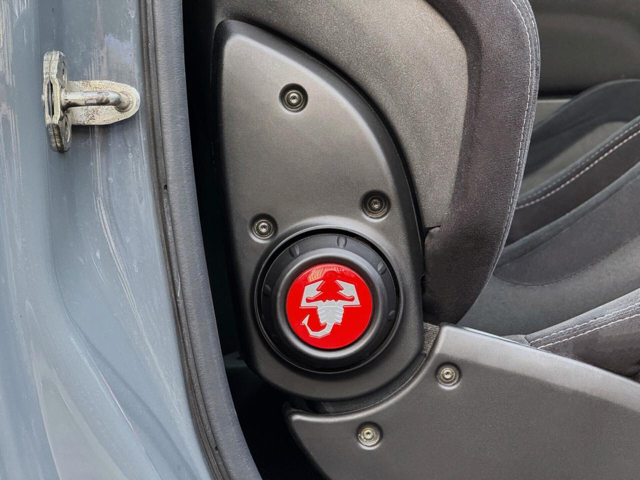 Abarth 595 1.4 T-Jet Competizione 180CV MTA SABELT