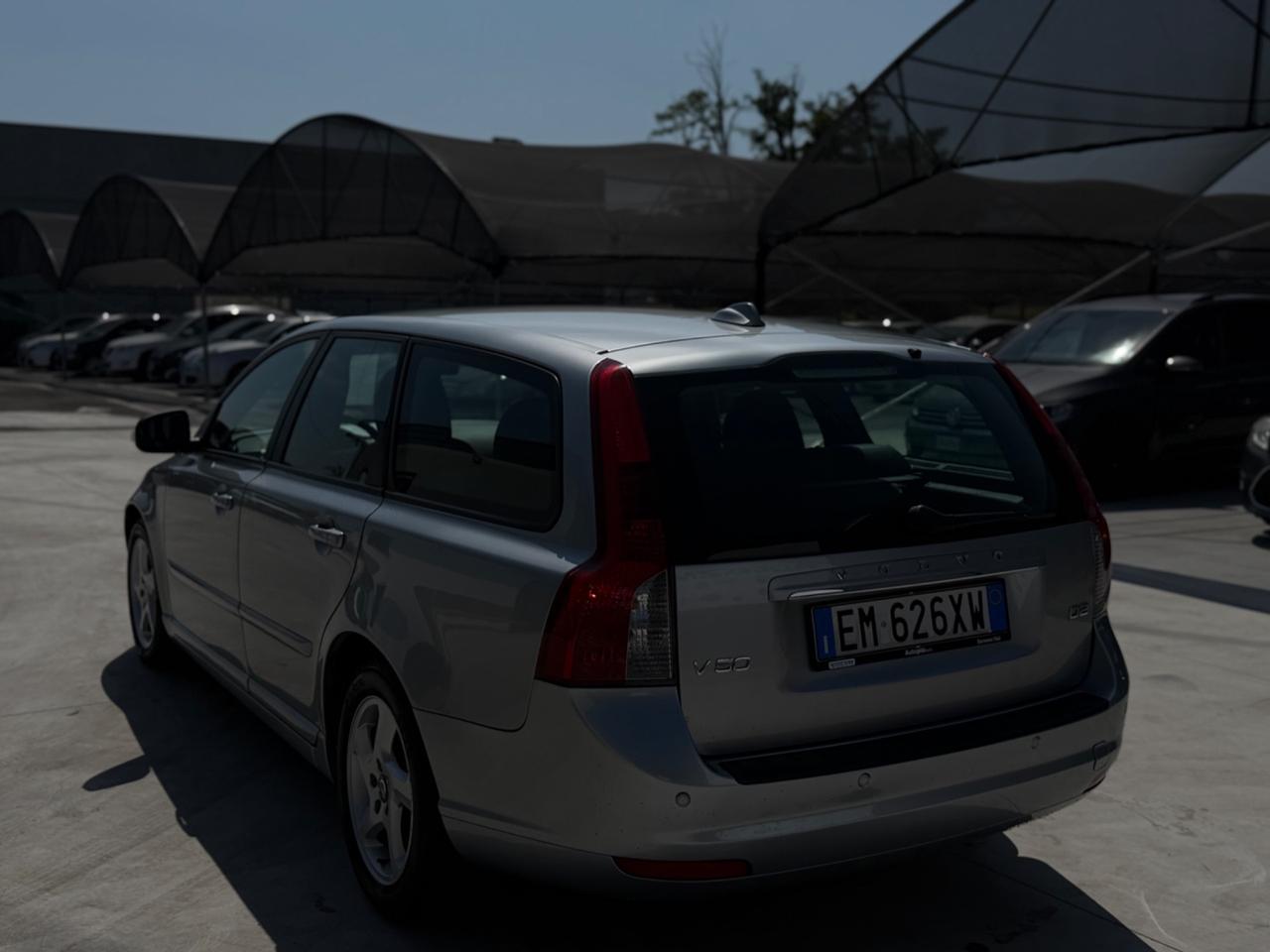 Volvo V50 D2 R-design