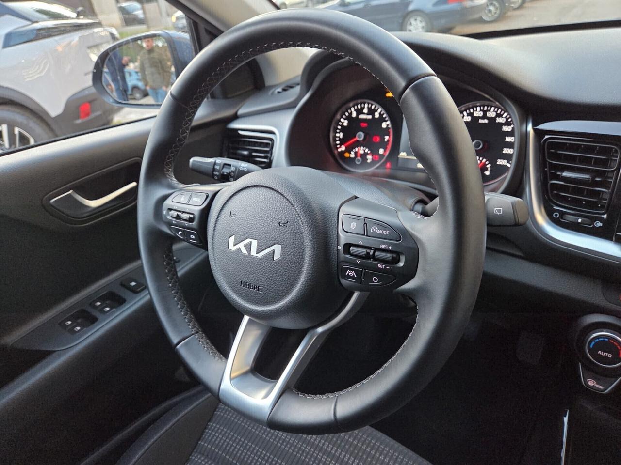 Kia Stonic 1.2 DPI Style 9.000 KM