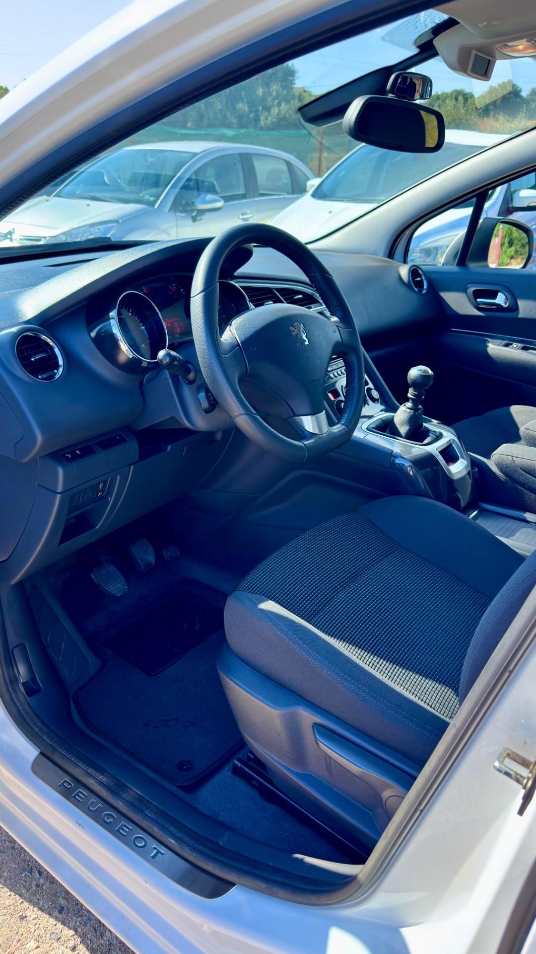 Peugeot 5008 1.6 HDi 115CV Allure