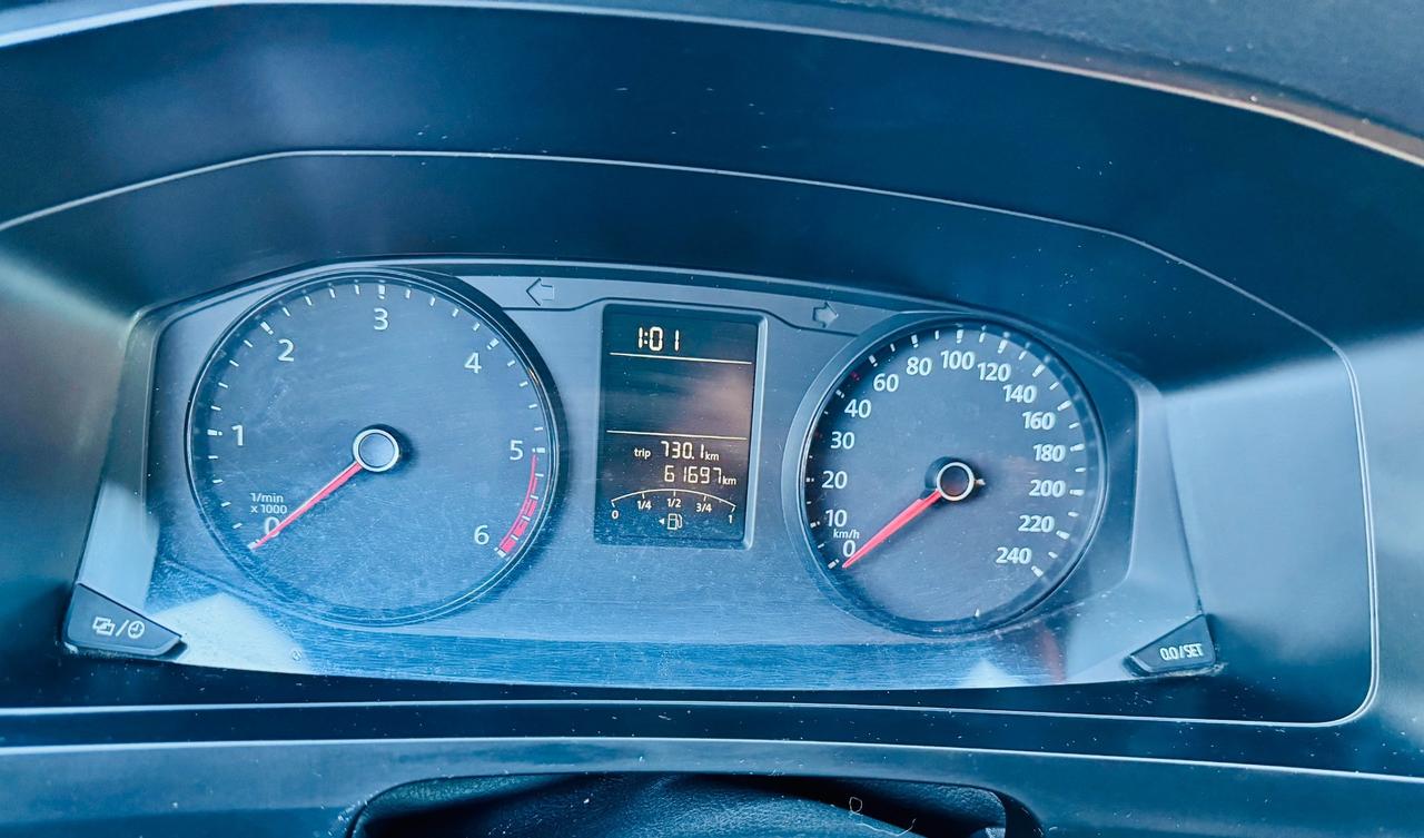 Volkswagen Transporter 2.0 TDI Van 6 Posti