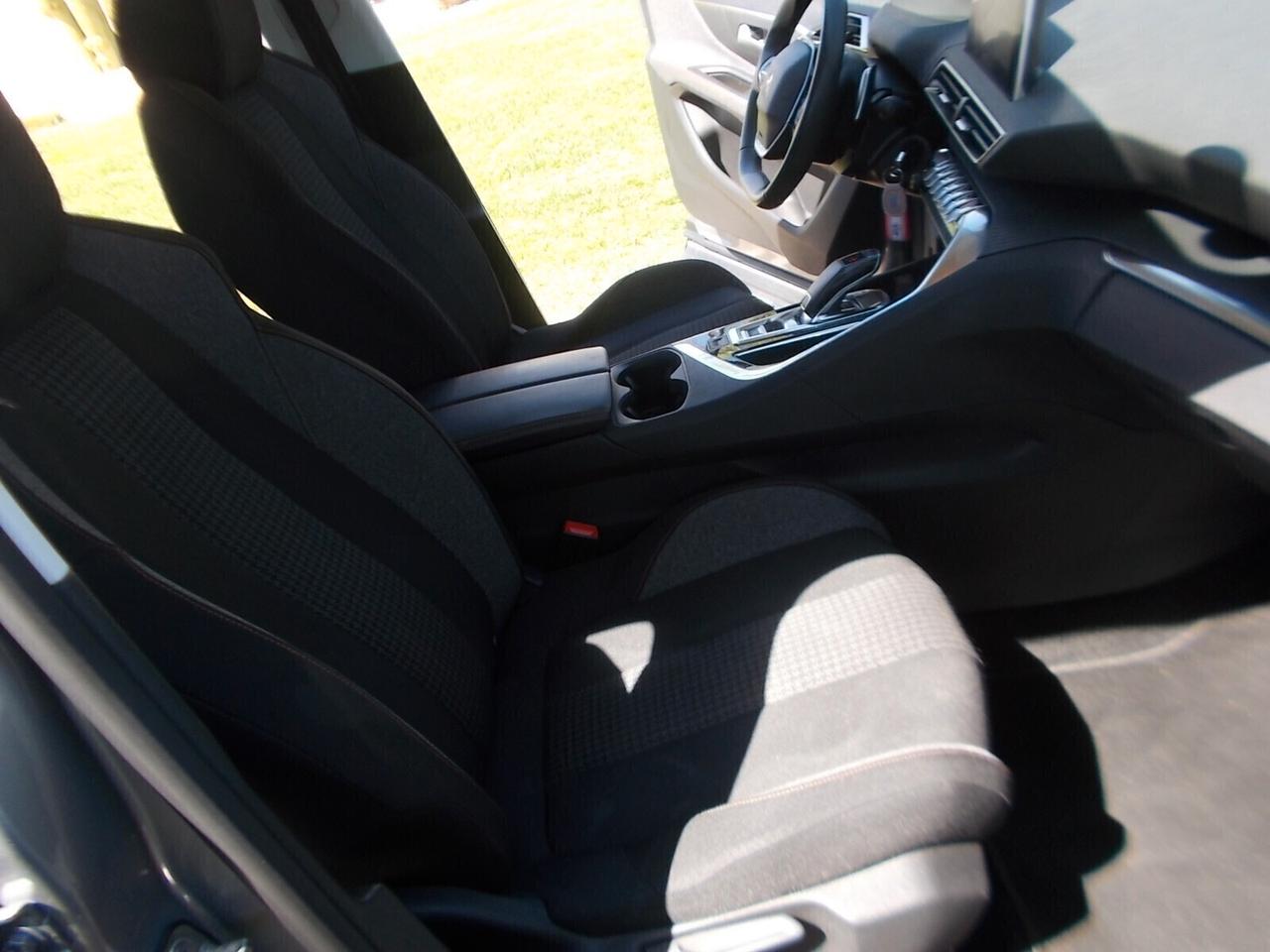 Peugeot 3008 1.5 BlueHDi Eat8 130cv come NUOVA