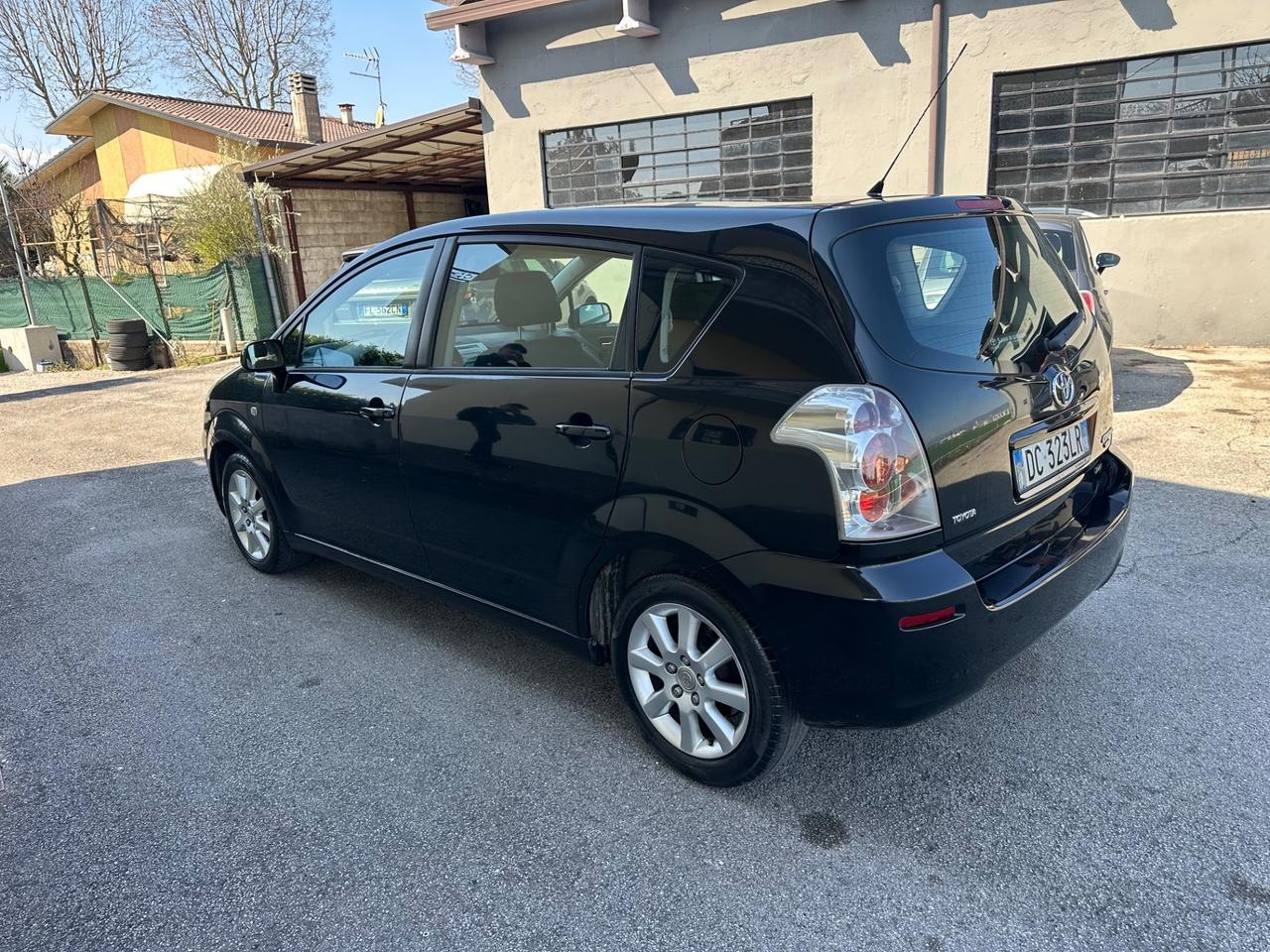 Toyota Corolla Verso 2.2 16V D-4D Sol