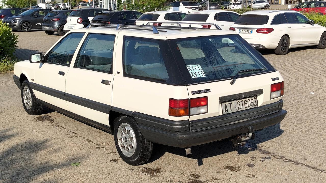 Renault 21 Nevada 1.7 GTS + gancio traino