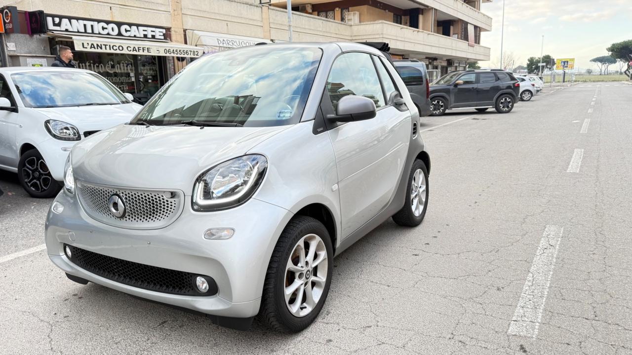 Smart ForTwo 90 0.9 T twinamic cabrio Passion LED NAVI BRACCIOLO BLUETOOTH PDC