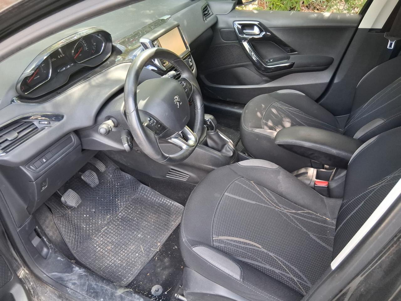 Peugeot 208 PureTech 82 ETG5 S&S 3 porte Allure