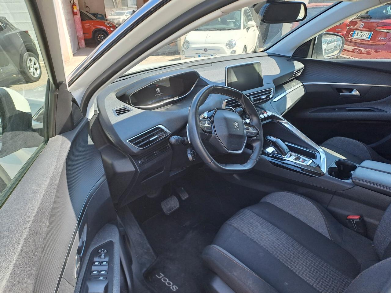 Peugeot 3008 BlueHDi 130 S&S EAT8 Business