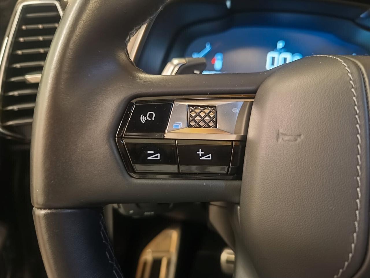 DS DS7 Crossback 1.6 E-Tthense Plug-In Hybrid 4×4 Ligne Noire