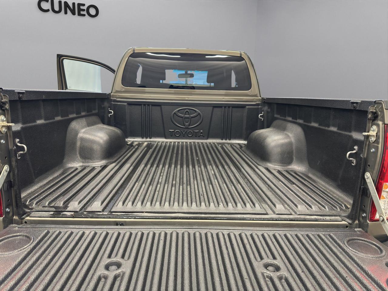 Toyota Hilux 2.4 d-4d extra cab Lounge 4wd