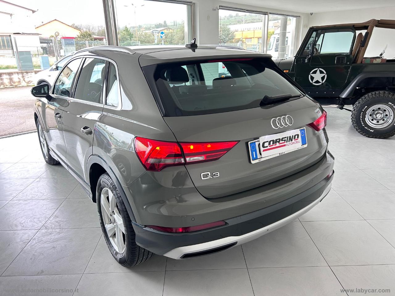 AUDI Q3 35 TDI S tronic Business Advanced