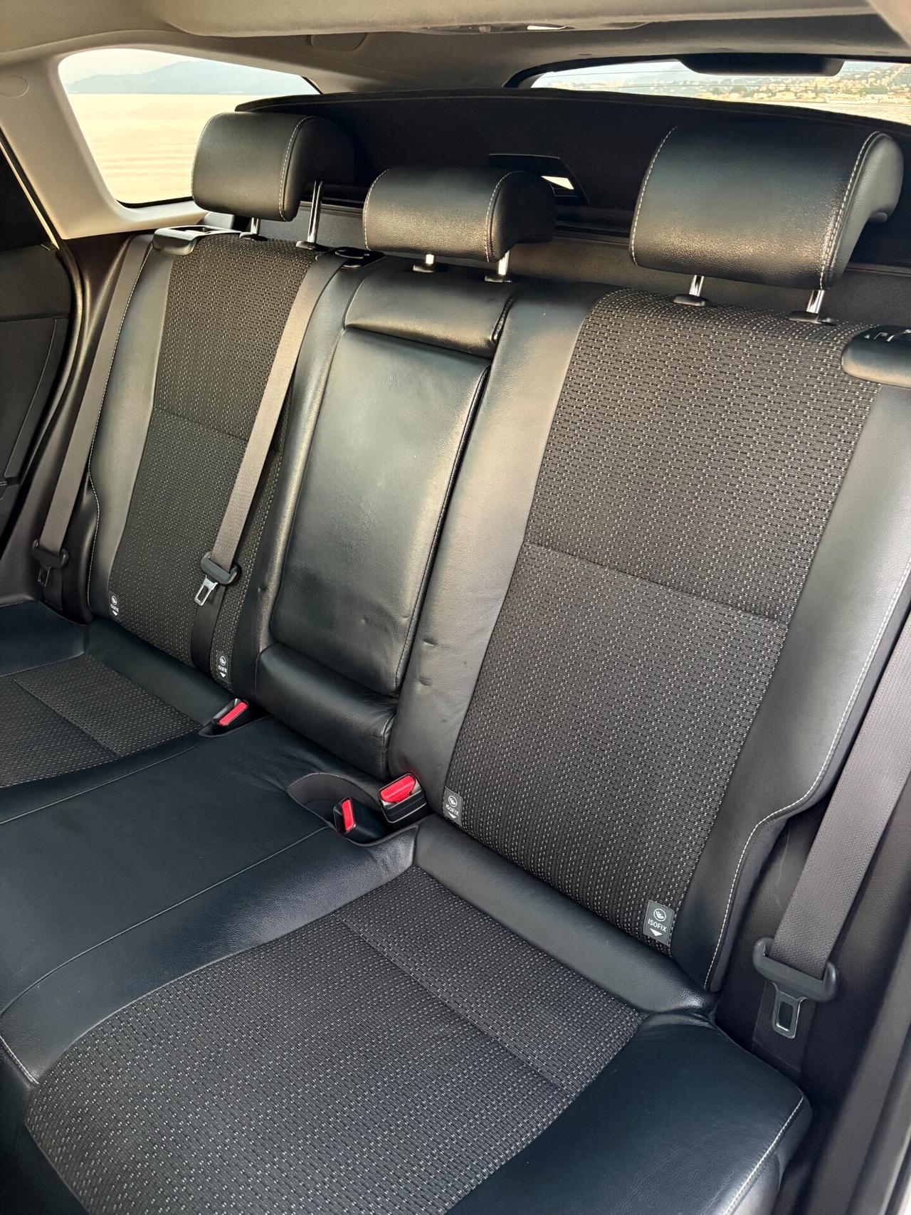 Toyota Auris 1.8 Hybrid batterie garantite