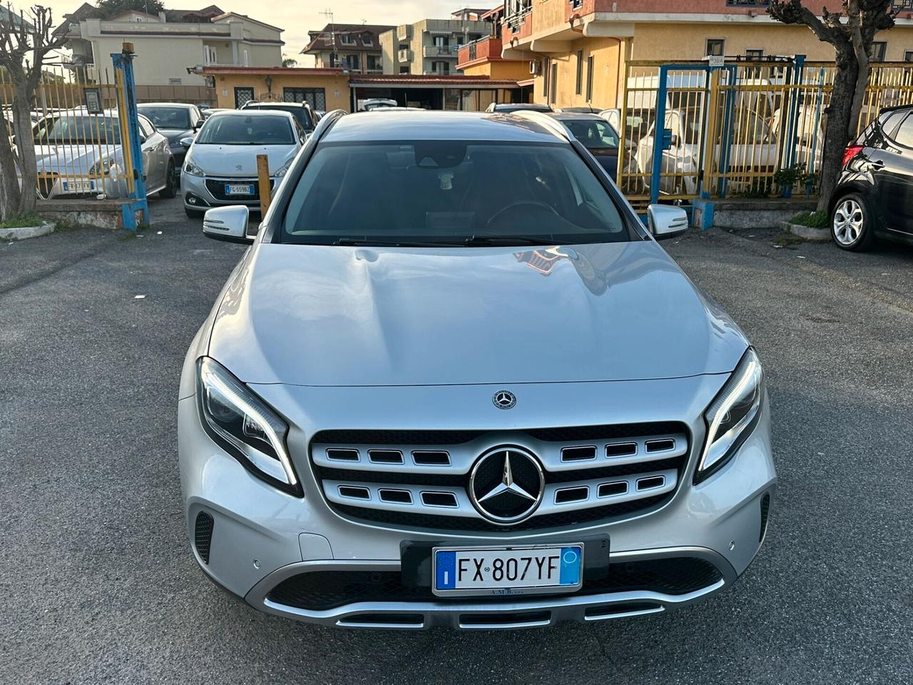 MERCEDES-BENZ GLA 200d 136CV AUTOMATICA PREMIUM