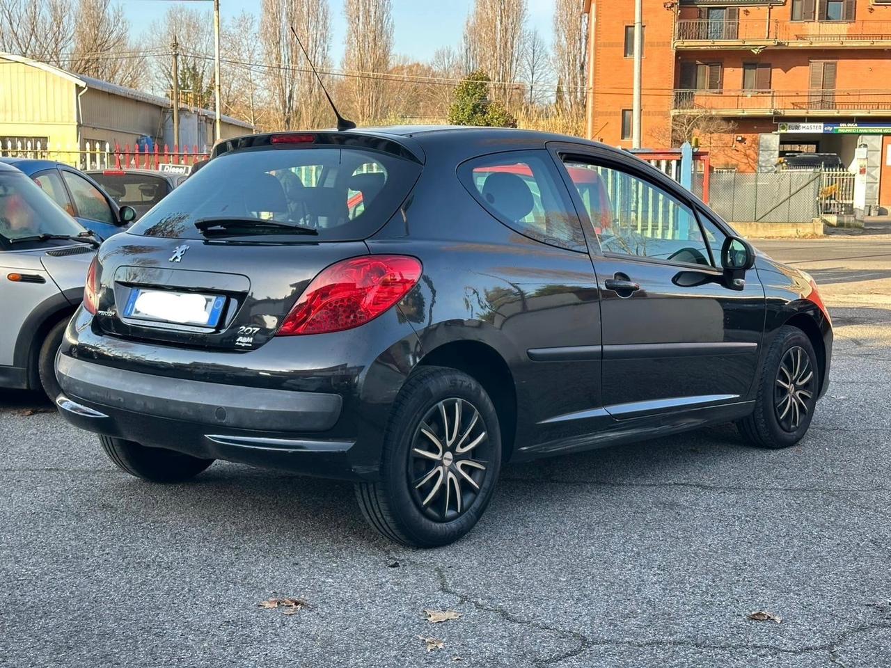 Peugeot 207 1.4 bezina