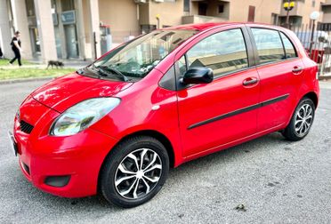 Toyota Yaris 1.0 benzina €5 OK NEOPATENTATI