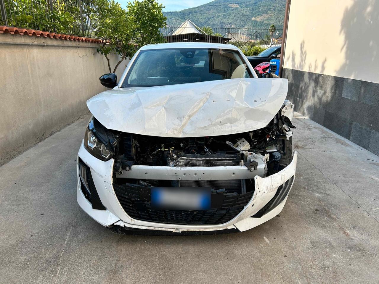 Peugeot 208 1.2 Benzina 75CV - 2024 Incidentata