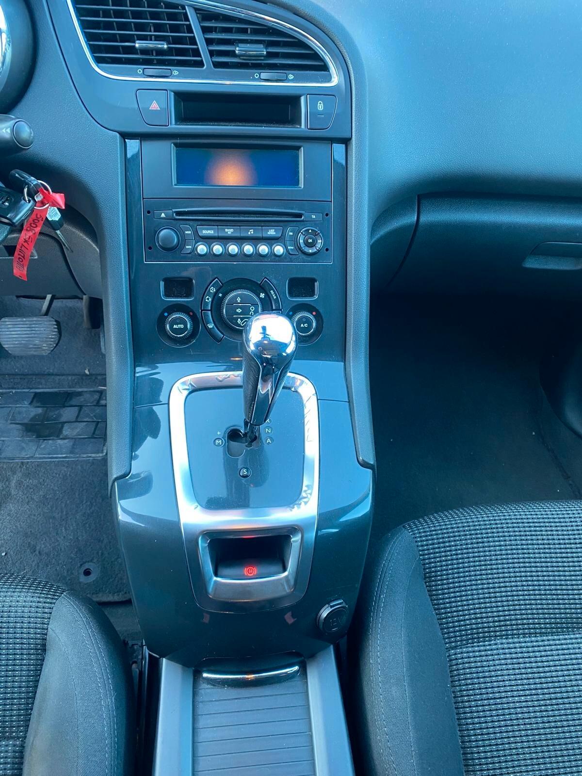 Peugeot 5008 1.6 e-HDi 112CV Stop&Start cambio robotizzato Active