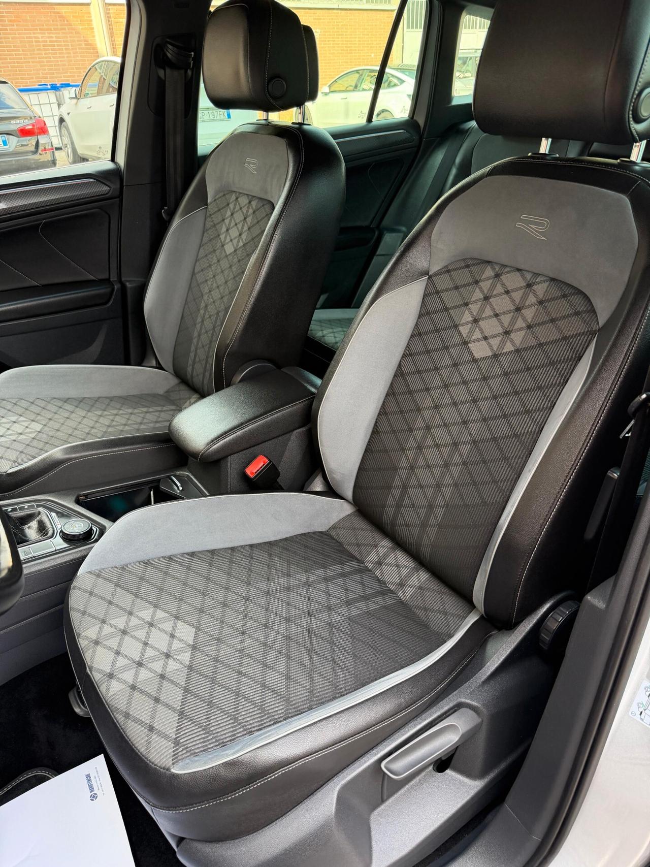 Volkswagen Tiguan 2.0 TDI 150 CV SCR DSG 4MOTION R-Line
