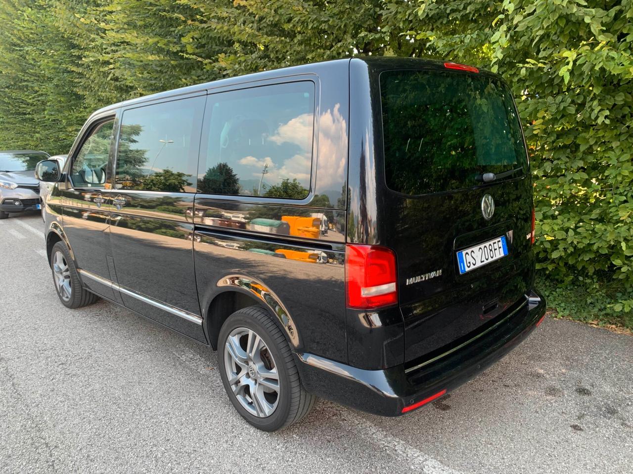 Volkswagen T5 MULTIVAN 2.0 TDI HIGHLINE