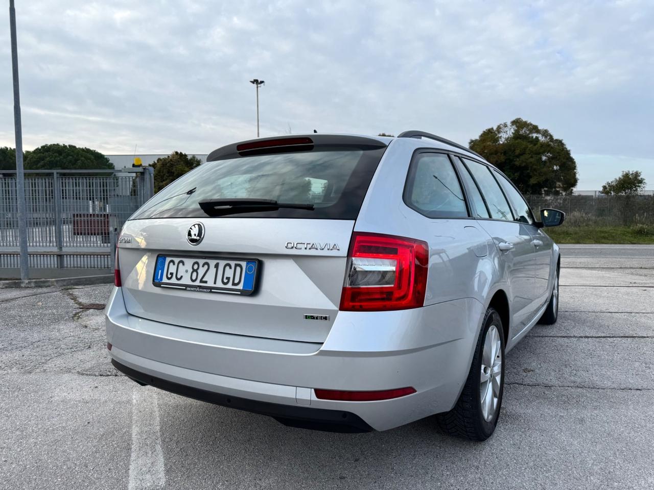 SKODA OCTAVIA 1.5 DSG Style G-Tec Metano - Navi