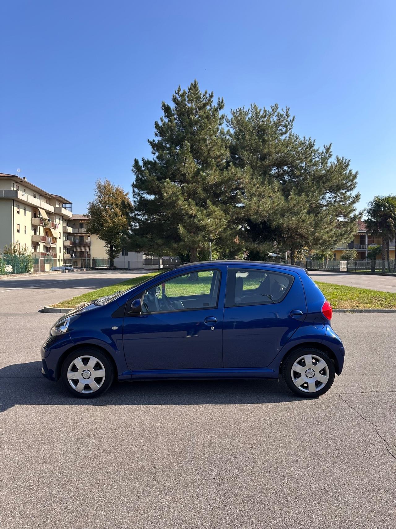 Toyota Aygo 1.0 Benzina 5p Sound Solo 80.000 Km