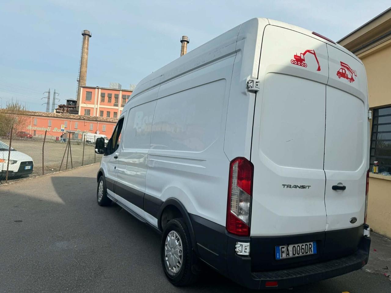 Ford Transit 330 2.2TDCi 125CV PL-TM