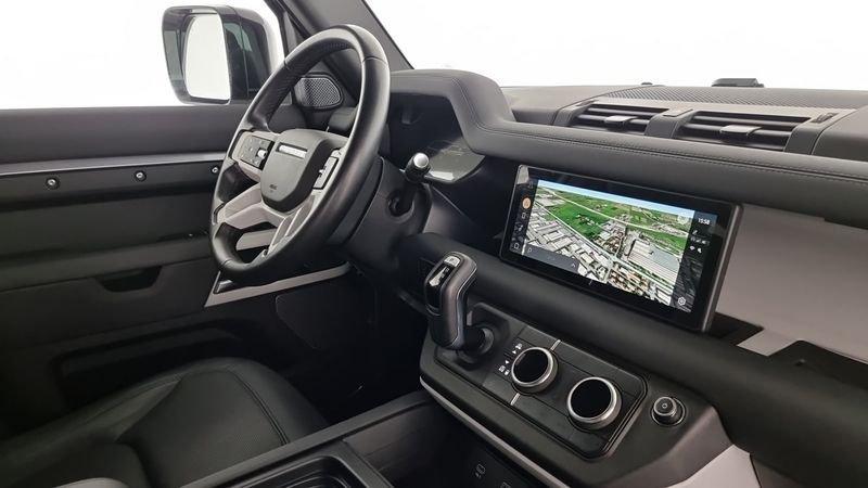 Land Rover Defender 3.0D I6 250 110 SE AWD auto.