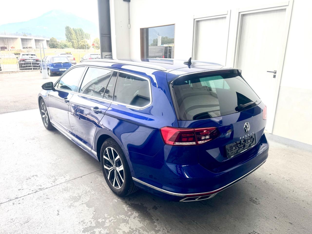 Volkswagen Passat R-Line 2.0 TDI SCR 200 CV DSG Executive