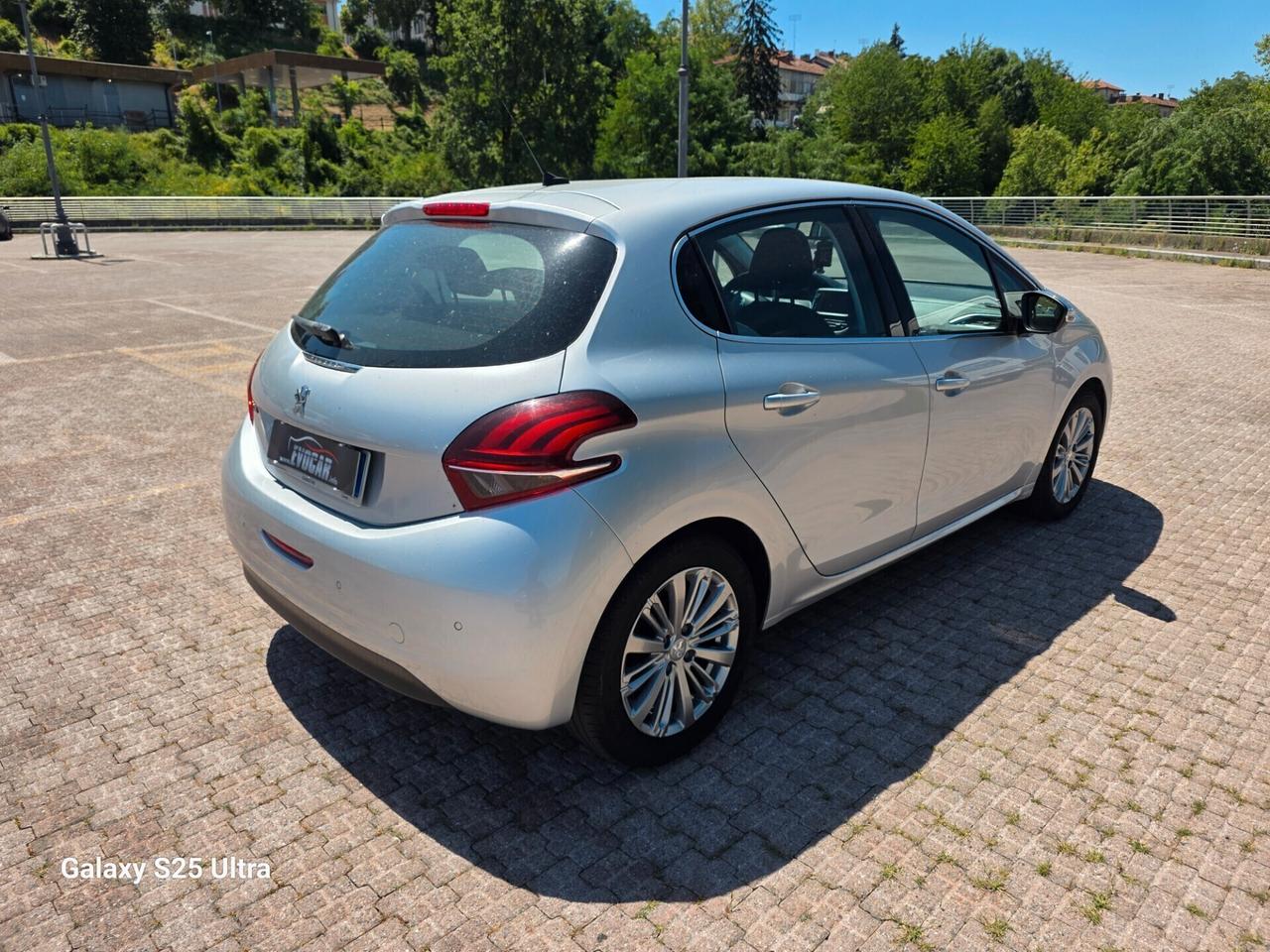208 benzina valutiamo usato /scambio