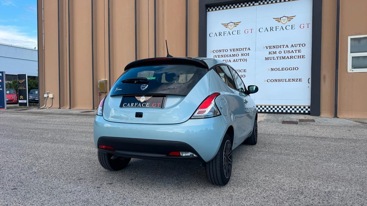 Lancia Ypsilon 1.0 5porte Hybrid Gold - 2024