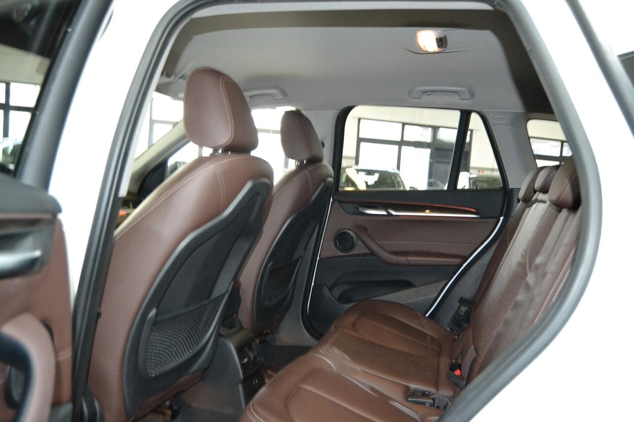 Bmw X1 sDrive18d xLine Plus Navi/Pelle/LED