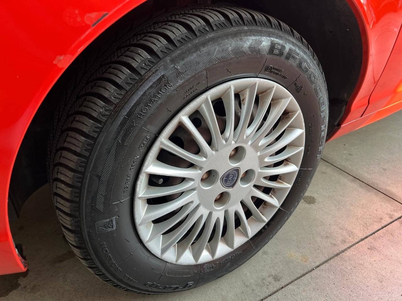 Lancia Ypsilon 1.2 Oro