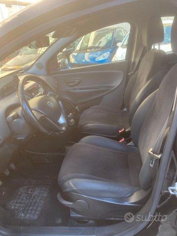 LANCIA YPSILON 1.3MJT 95CV 5 PORTE S&S SILVER.