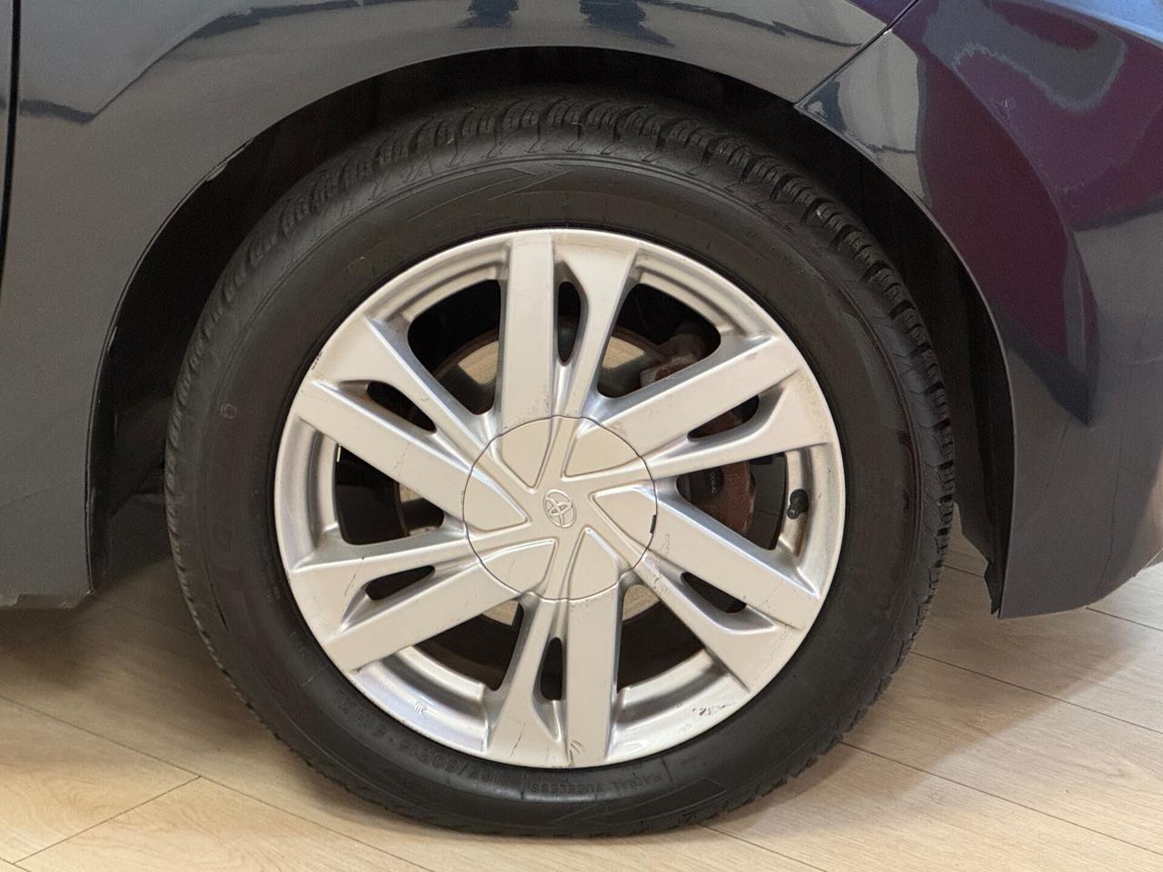 Toyota Aygo 1.0 VVT-i 69 CV 5p Camera Tetto Cruise Pelle