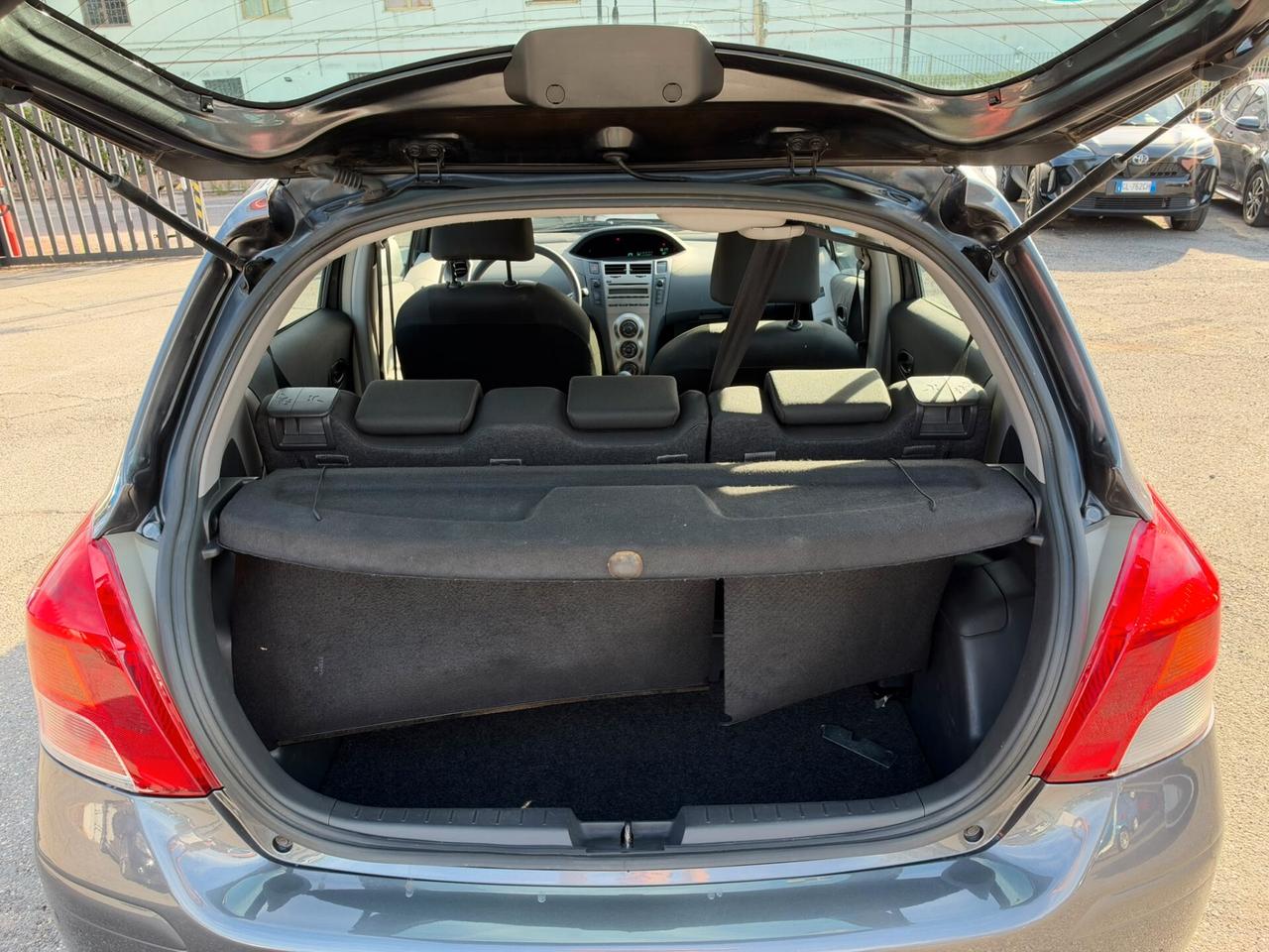 Toyota Yaris 1.0 5 porte Luxury pack