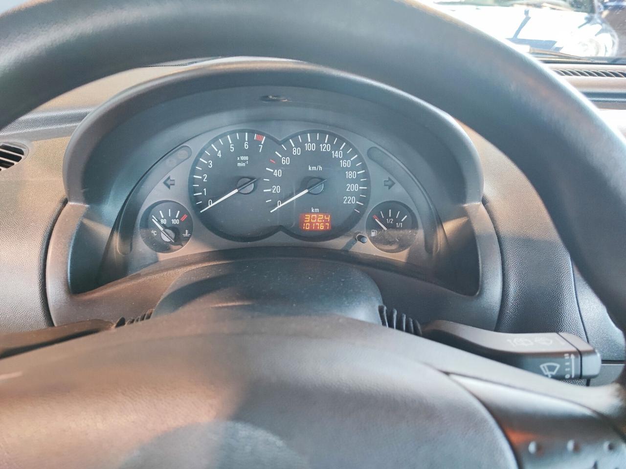 Opel Corsa 1.2i 16V cat 5 porte Comfort