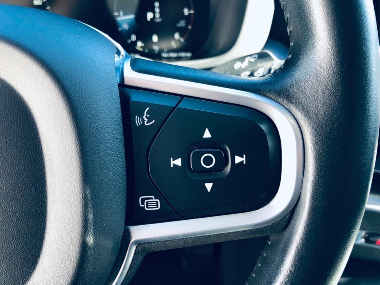 Volvo XC60 B4 D HYRBID AWD 80MILAKM NERA