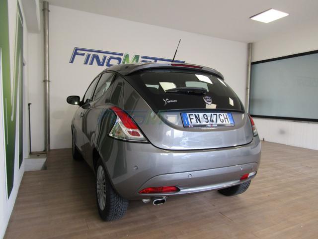 LANCIA Ypsilon 1.2 69 CV 5 porte NEOPATENTATI