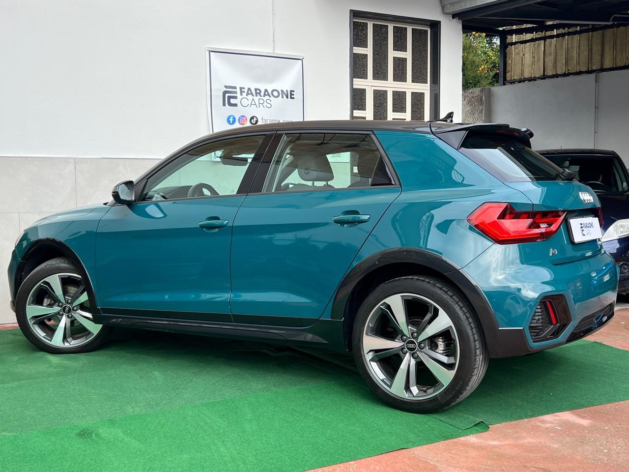 Audi A1 citycarver 30 TFSI S tronic Identity Contrast