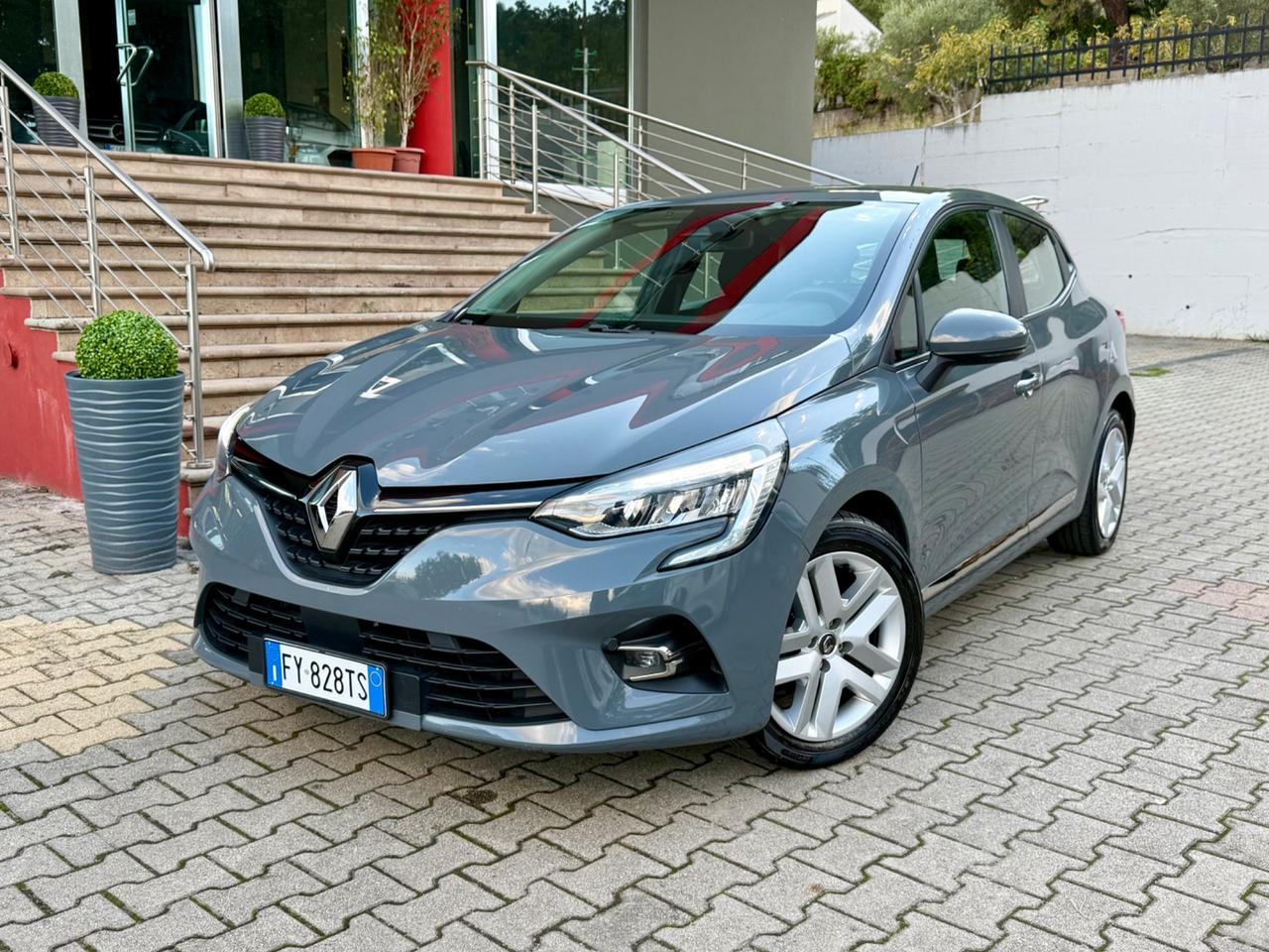 Renault Clio TCe 100 CV 5 porte Intens