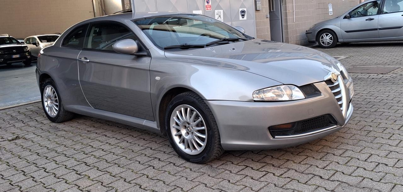Alfa Romeo GT 1.8 16V TS Distinctive