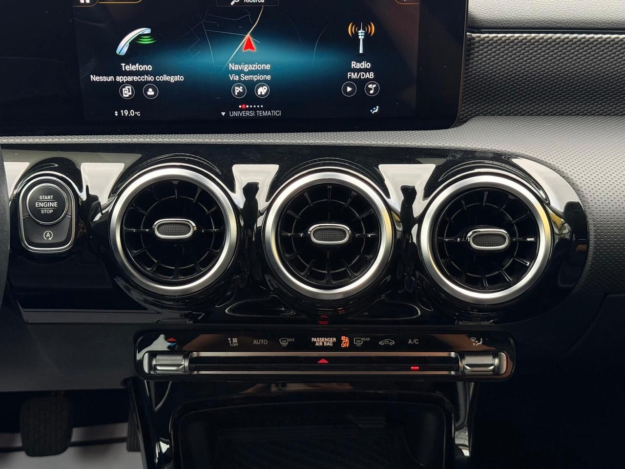Mercedes-benz A 180 Premium pack AMG 136cv