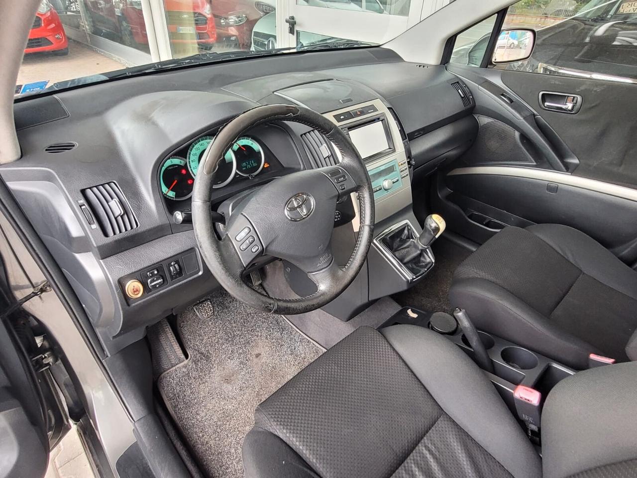 Toyota Corolla Verso 2.2 16V D-4D