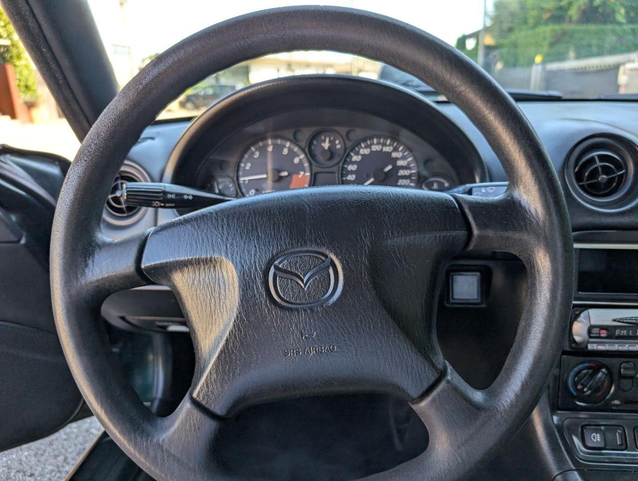 Mazda MX-5 1.6i 16V cat