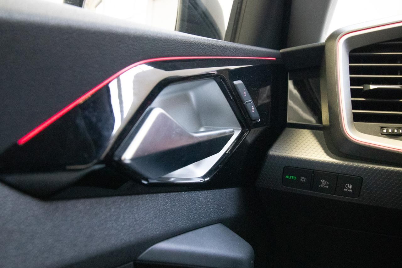 Audi A1 Sportback 30 Tfsi S-line Black Identity S-tronic