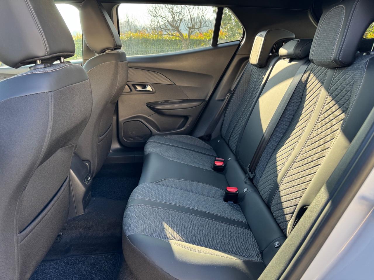 Peugeot 2008 BlueHDi 130 S&S EAT8 Allure Pack