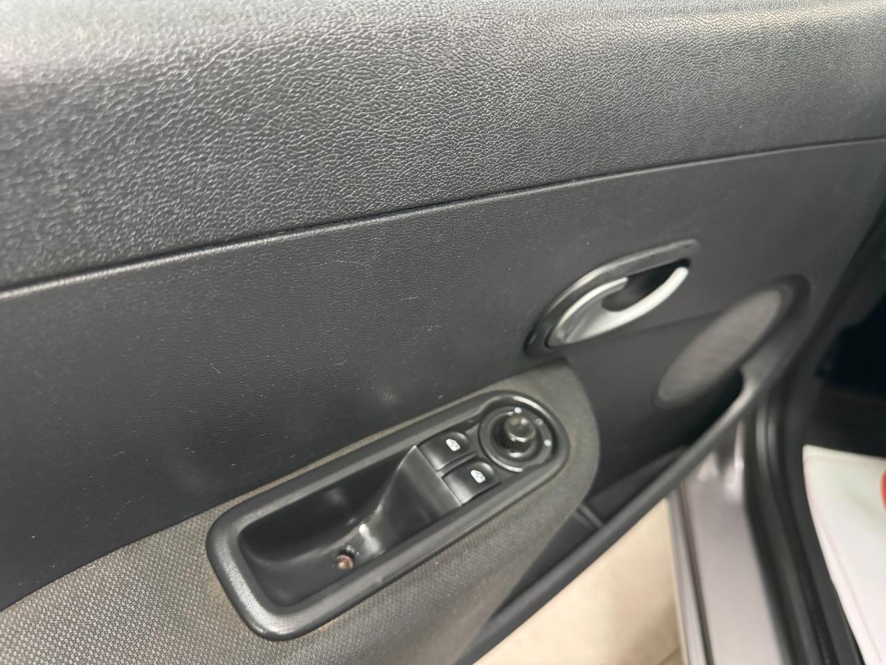 Renault Clio 1.5 dCi 75CV 5 porte / DIESEL / NEOPATENTATI /