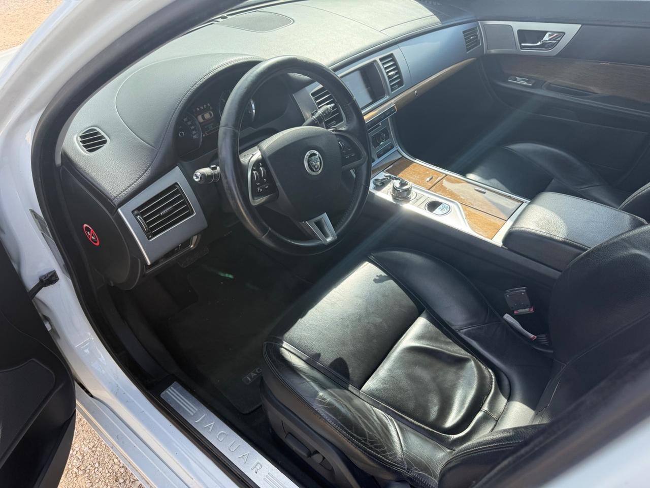 Jaguar XF 2.2 D 190 CV PERMUTE 7.999€