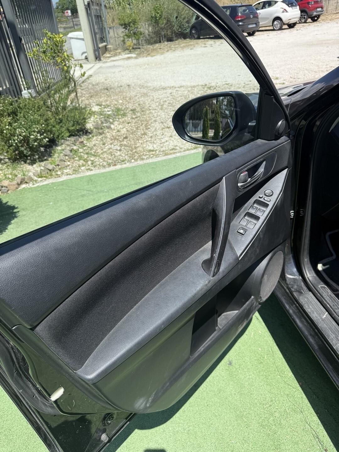MAZDA3 2" SERIE