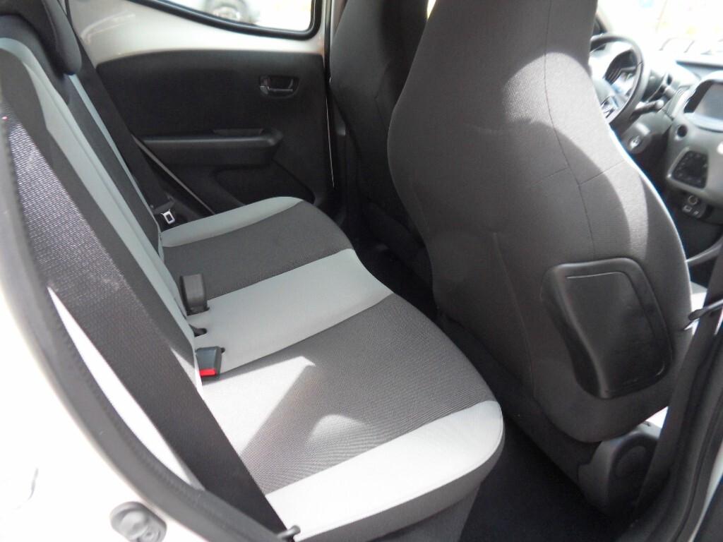 Toyota Aygo 1.0 VVT-i 69 CV 5 porte x-business MMT
